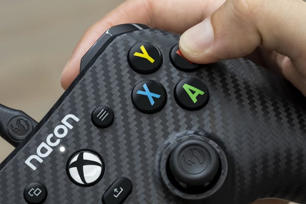 Miniatyrbillede 3 af 11: NACON EVOL-X PRO Kulfiber USB Gamepad PC, Xbox