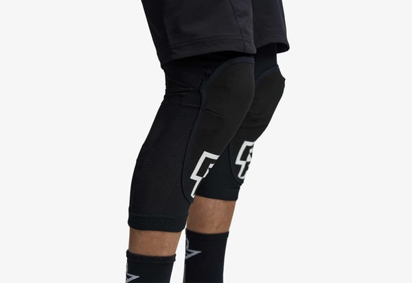 Miniatyrbillede 3 af 5: Race Face Covert Knee Sort