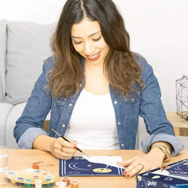 Pikkukuva 3 / 7: Ravensburger 23733 värityskirja ja -sivu Numerovärityspakkaus