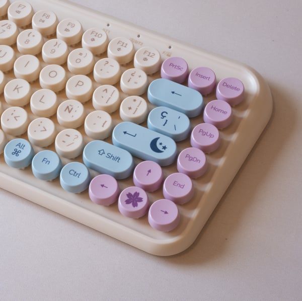 TANOOKI TNK4001 tastatur Mus inkluderet Hjem USB + Bluetooth QWERTY Engelsk, Spansk Cremefarvet
