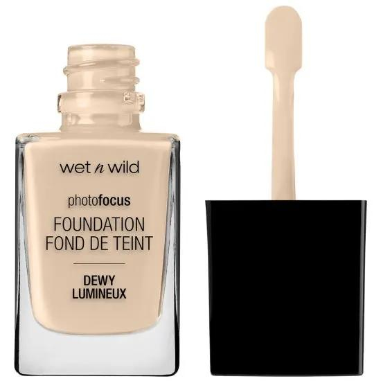 wet n wild Photo Focus Foundation DEWY 30 ml Pullo Nestemäinen 520 Nude Ivory