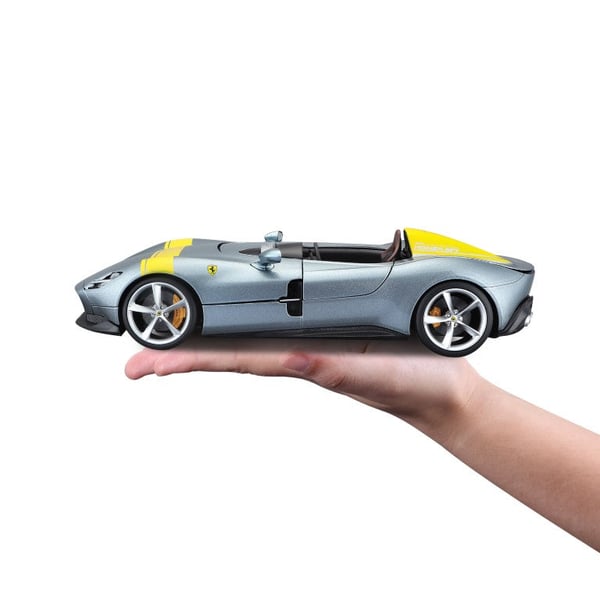 BBURAGO Ferrari Monza SP1 1:18 Modellsuperbil Förmonterad