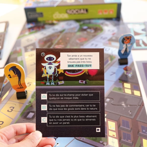 Miniatyrbild 15 av 15: Blackrock Games Le code social Brädspel