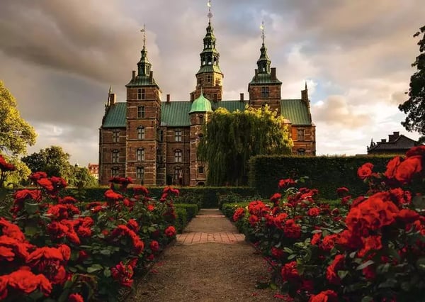 Miniatyrbild 2 av 3: Ravensburger Puzzle 1000 pièces - Château de Rosenborg, Danemark Pussel 1000 styck Konst