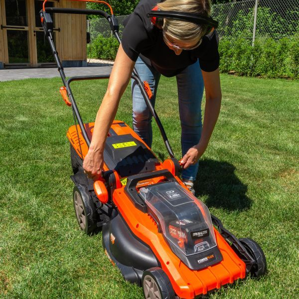 Powerplus POWDPGLWS2 plæneklipper Skubbe plæneklipper Batteri Sort, Orange
