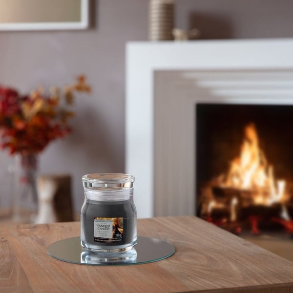 Miniatyrbillede 3 af 3: Yankee Candle Crackling Embers vokslys Cylinder Træ Grå 1 stk