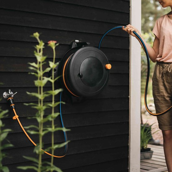 Fiskars 1057237 haveslangespole Multi-positionshjul Vejledning Sort