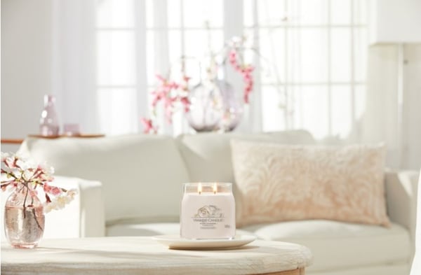 Yankee Candle Warm Cashmere stearinljus Rund Patchouli, Sandelträ Brun 1 styck