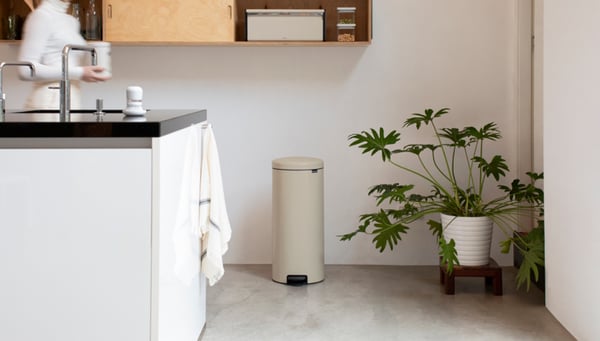 Brabantia NewIcon Pedalspand, 30l, Soft Beige