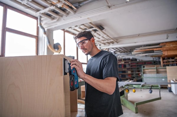 Bosch GSS 18V-13 PROFESSIONAL Epäkesko hiomakone 1000 RPM 2000 OPM Musta, Sininen, Punainen