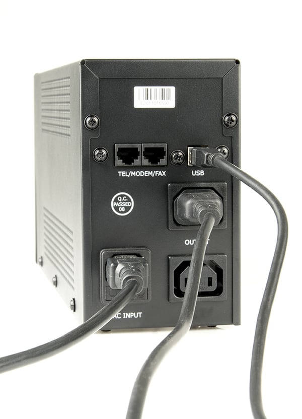 Gembird UPS-PC-652A strömskydd (UPS) Linjeinteraktiv 0,65 kVA 390 W 3 AC-utgångar