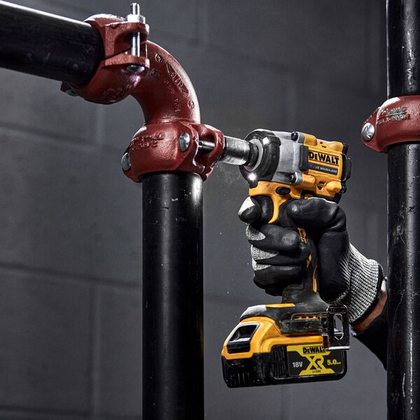 Miniatyrbillede 4 af 10: DeWALT DCF922NT-XJ elektrisk skiftenøgle 1/2" 2500 rpm 406 Nm Sort, Gul 415 W 18 V