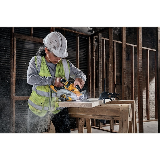 DeWALT DCS573H2T-QW käsipyörösaha