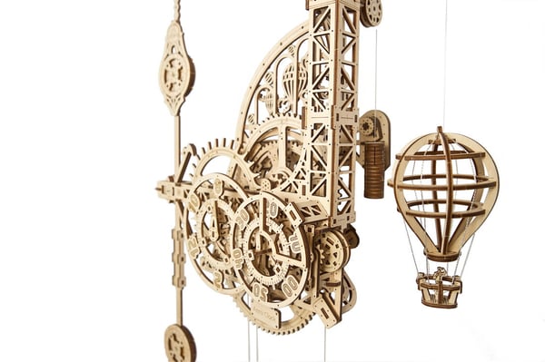 Pikkukuva 10 / 14: UGears Aero Clock Mechanical Model 3D-palapeli 320 kpl