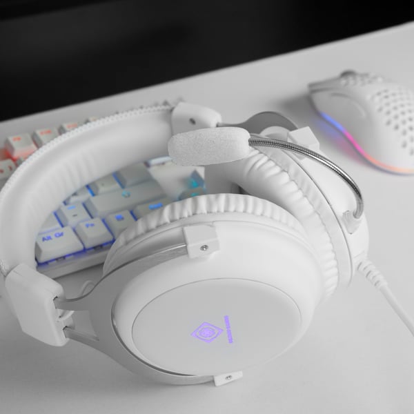 Deltaco Gaming WH85 headset, 57mm element, aluminium ram, LED, vit