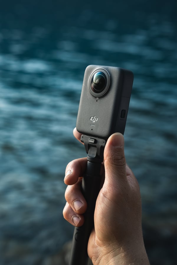 Miniatyrbillede 12 af 37: DJI Osmo 360 Standard Combo 8K 360° Actionkamera 120 MP CMOS 2\" Display Sort