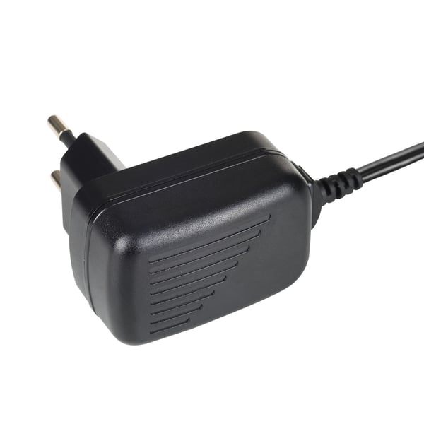 Pikkukuva 2 / 5: Akyga AK-TB-22 virta-adapteri ja vaihtosuuntaaja Sisätila 10 W Musta