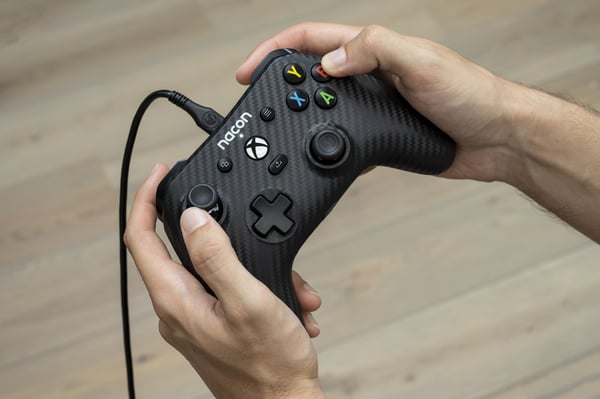 Miniatyrbillede 10 af 11: NACON EVOL-X PRO Kulfiber USB Gamepad PC, Xbox