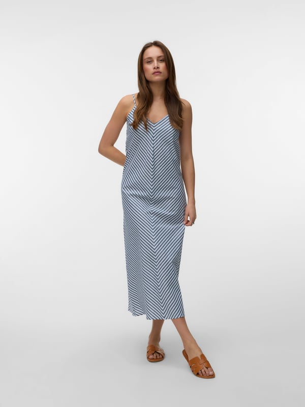 Miniatyrbild 1 av 5: Vero Moda 10345674_2078_1263621_63 klänning
