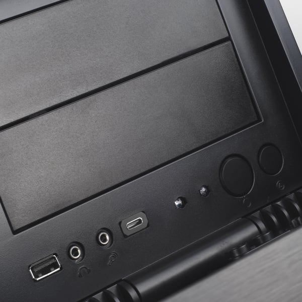 Miniatyrbild 2 av 19: Silverstone GD07 HTPC Svart