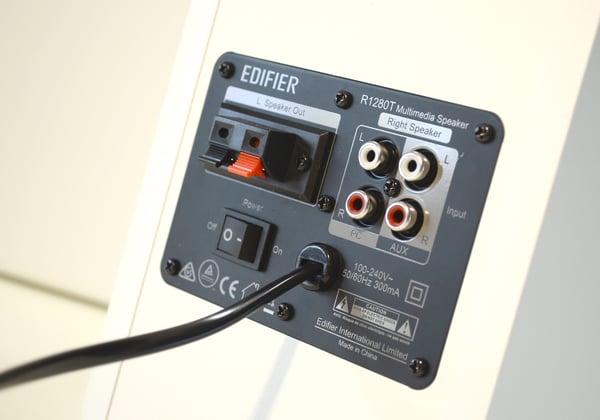 Edifier R1280T Vit Kabel