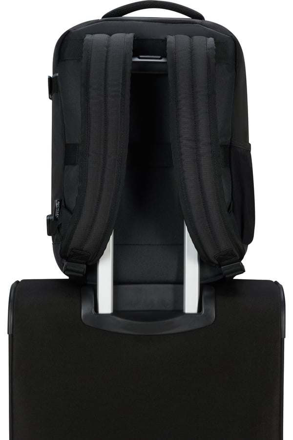 Pikkukuva 2 / 6: American Tourister Take2cabin S reppu Arkireppu Musta Kierrätetty polyeteenitereftalaatti (rPET)