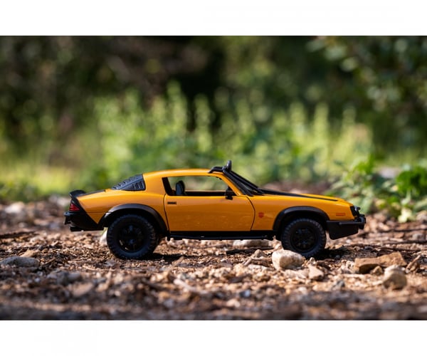 Pikkukuva 4 / 11: Jada Toys Transformers Bumblebee (T7) 1:24