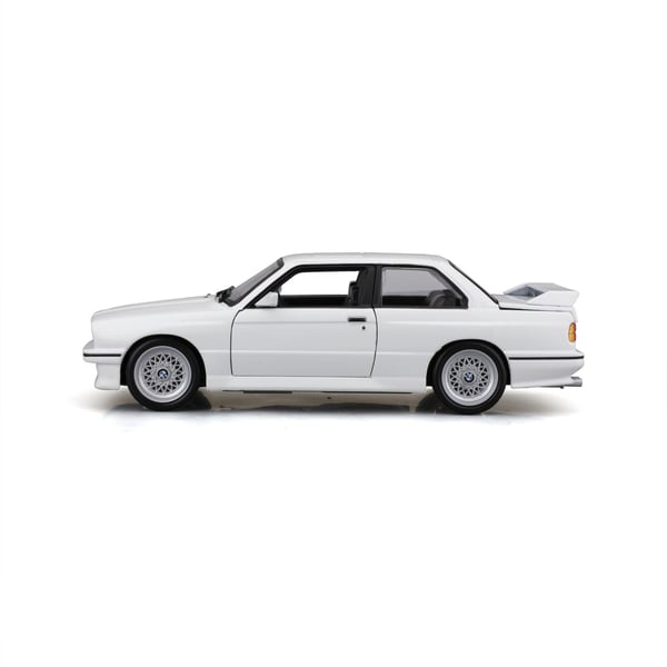 BBURAGO BMW M3 e30 Modellpersonbil Förmonterad 1:24
