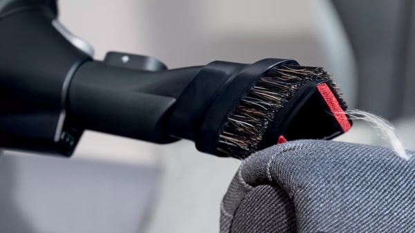 Bosch BBS711ANM upprättstående dammsugare och elektrisk sopborste Skaftdammsugare Batteri Torr Utan påse 0,3 l Svart, Röd, Rostfritt stål
