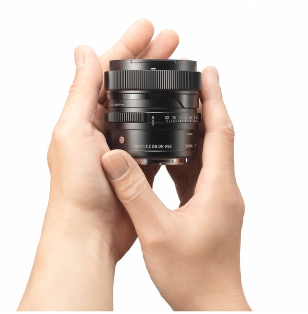 Sigma 50mm / f 2.0 DG DN C SO MILC Teleobjektiv Svart