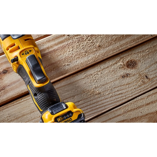 DeWALT DCS353D2-QW akkuyleisleikkuri