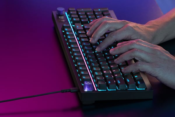 Logitech G G316 X 98 tangentbord Spela USB QWERTY Italiensk Svart