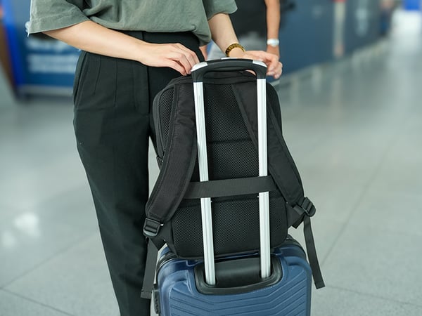 Tracer Cabin Backpack 15,6" SQUARD 3 reppu Arkireppu Musta Polyesteri