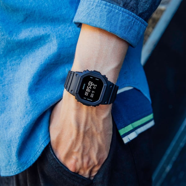 Casio Collection DW-5600UBB-1 Rannekello Mies Musta