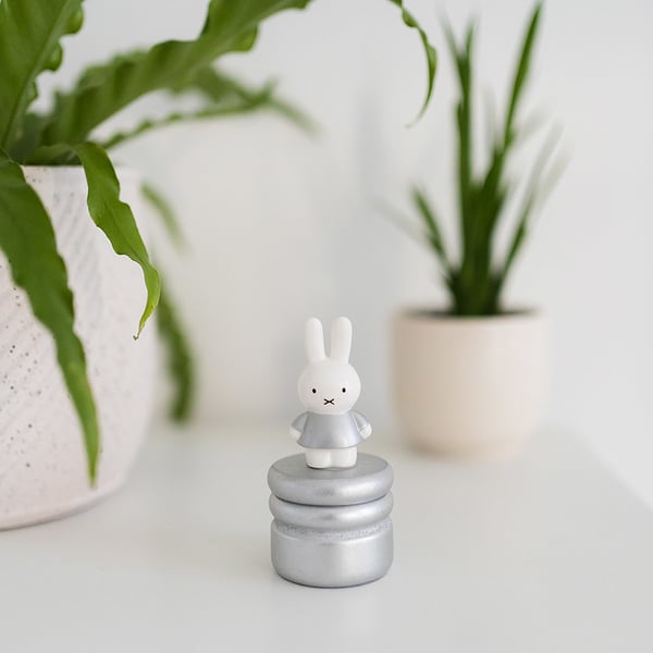 Miniatyrbillede 4 af 4: Miffy 17012 opbevaringskasse Opbevaringsboks Rund Træ Sølv