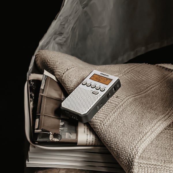 Sangean DT-800 Bärbar Digital Vit