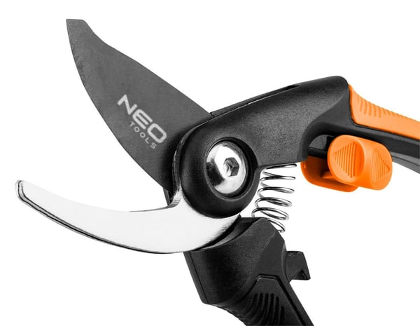 NEO tools 15-210 beskæringssaks
