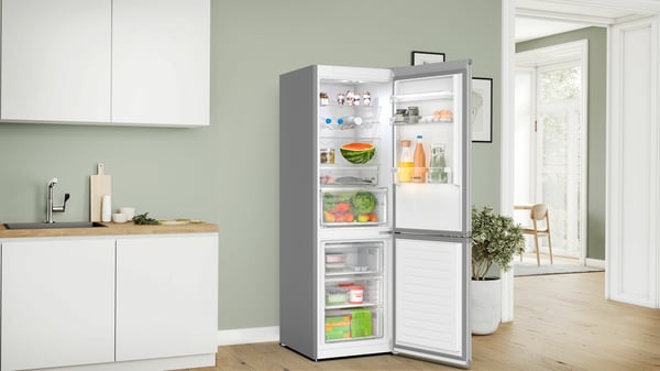 Bosch Serie 4 KGN367LDF kombinerad kyl/frys Fristående 321 l Rostfritt stål