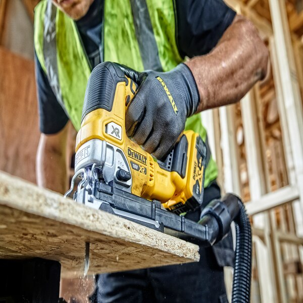 DeWALT DCS334P2-QW sähköpistosaha 3200 spm 2,1 kg