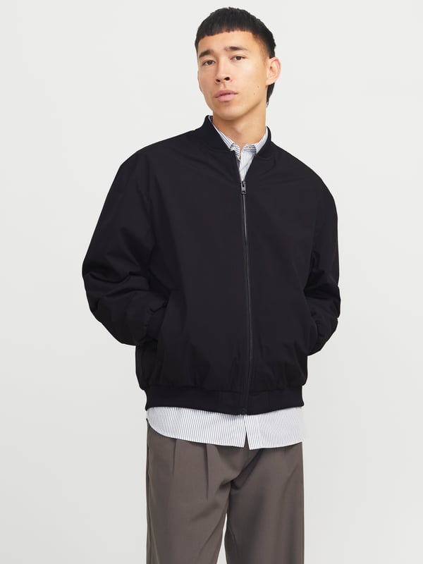 Pikkukuva 1 / 7: Jack & Jones 12268608_2161_S takki ja pusakka