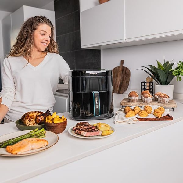 Cecotec 03292 frituregryde Enkelt 6 L Enkeltstående 2200 W Varmluftsteger Sort
