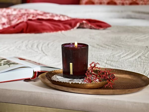 Miniatyrbillede 3 af 3: Rituals The Ritual of Ayurveda Scented vokslys Cylinder Rød 1 stk