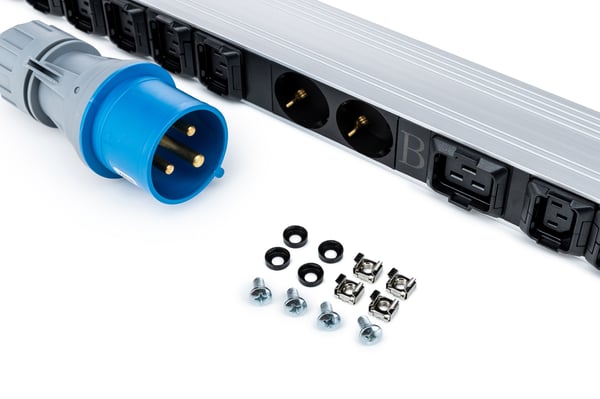 Miniatyrbild 7 av 7: Digitus IT BASIC PDU, 3PH, 16A, 24 x C13, 2 x C19 grenuttag 30 AC-utgångar 0U Svart
