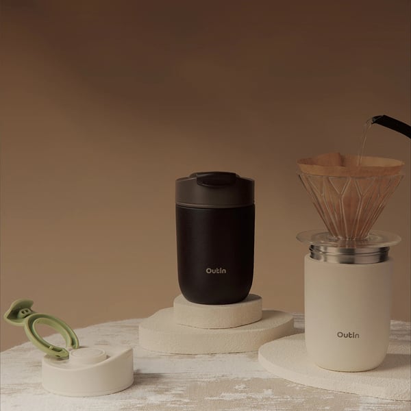 Outin OT-TUM-01-SW kubek podróżny 350 ml Sand Rustfrit stål