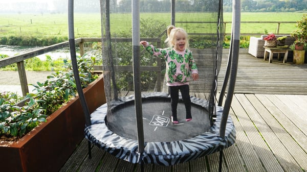 Miniatyrbillede 10 af 10: EXIT Tiggy Indendørs & udendørs Rund Fjederfri Trampolin