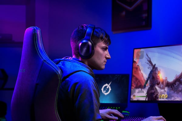 Razer Barracuda Pro Kuulokkeet Langallinen & langaton Pääpanta Pelaaminen USB Type-C Bluetooth Musta