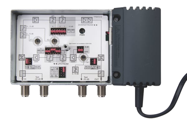 Miniatyrbild 8 av 8: Triax GHV 935 tv-signalförstärkare 47 - 1006 MHz