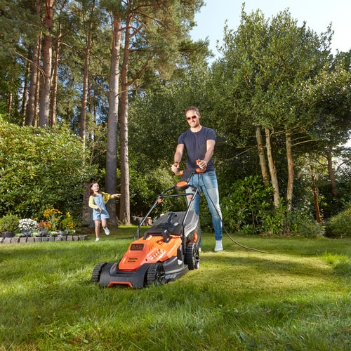 Black & Decker BEMW481ES Työnnettävä ruohonleikkuri AC Oranssi
