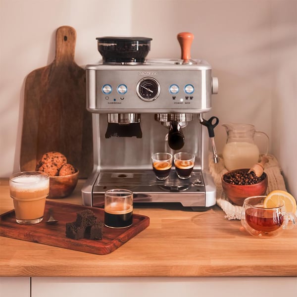 Pikkukuva 10 / 10: Cecotec Power Espresso 20 Barista Maestro Espressokone 2,4 L