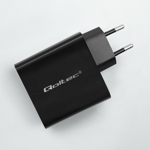 Qoltec 52380 oplader til mobil enhed Netbook, Bærbar spillekonsol, Strømbank, Smartphone, SmartWatch, Tablet Sort Vekselstrøm, USB Hurtig opladning Indendørs